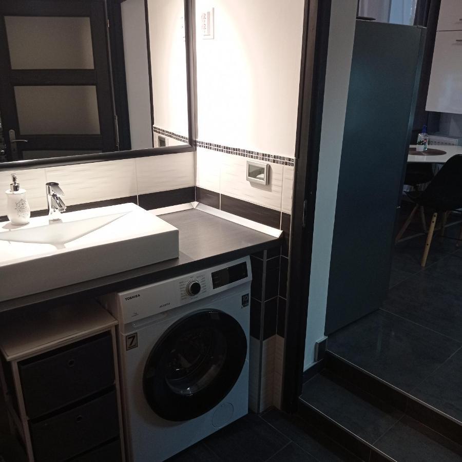 Downtown Deluxe Apartment เอ็กเกอร์ ภายนอก รูปภาพ