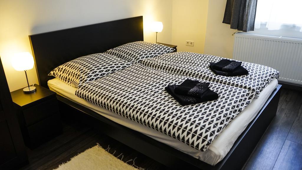 Downtown Deluxe Apartment เอ็กเกอร์ ห้อง รูปภาพ