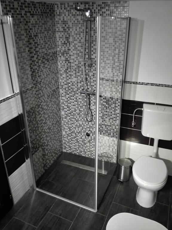 Downtown Deluxe Apartment เอ็กเกอร์ ห้อง รูปภาพ