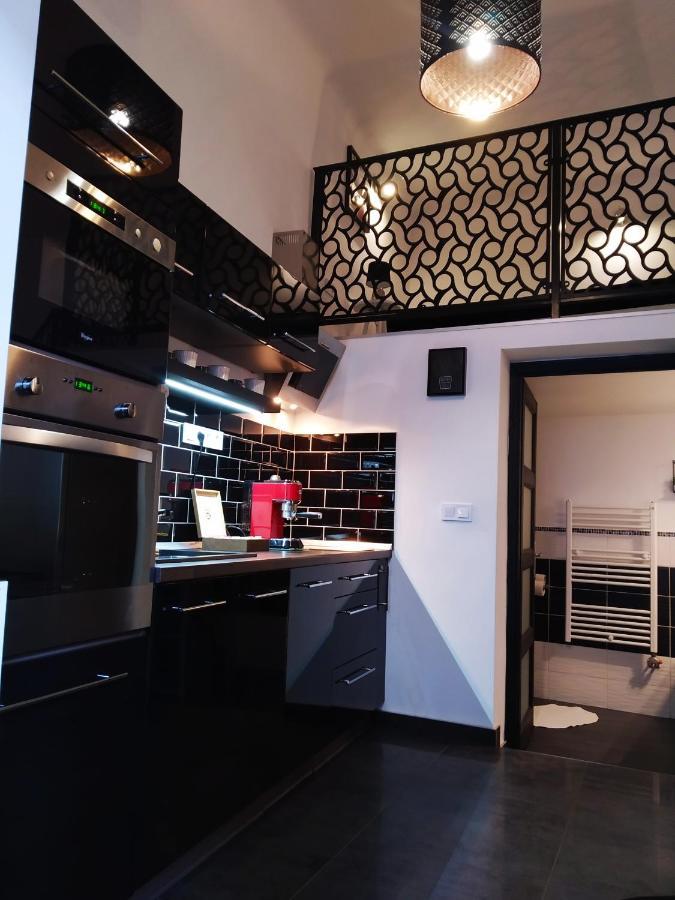 Downtown Deluxe Apartment เอ็กเกอร์ ภายนอก รูปภาพ